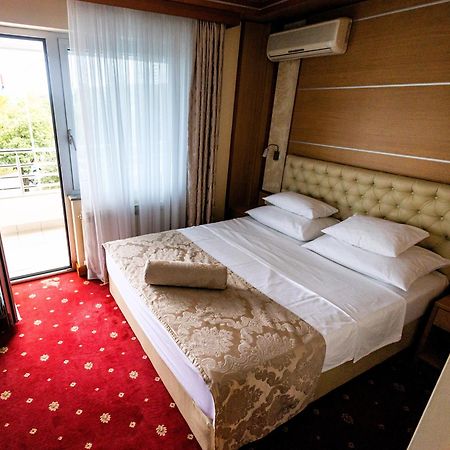 Hotel Cezar Баня-Лука Экстерьер фото