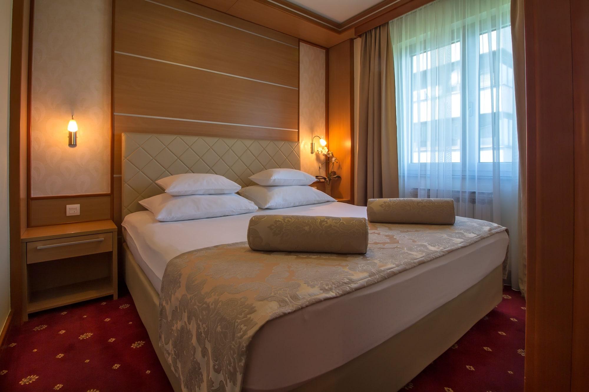 Hotel Cezar Баня-Лука Экстерьер фото