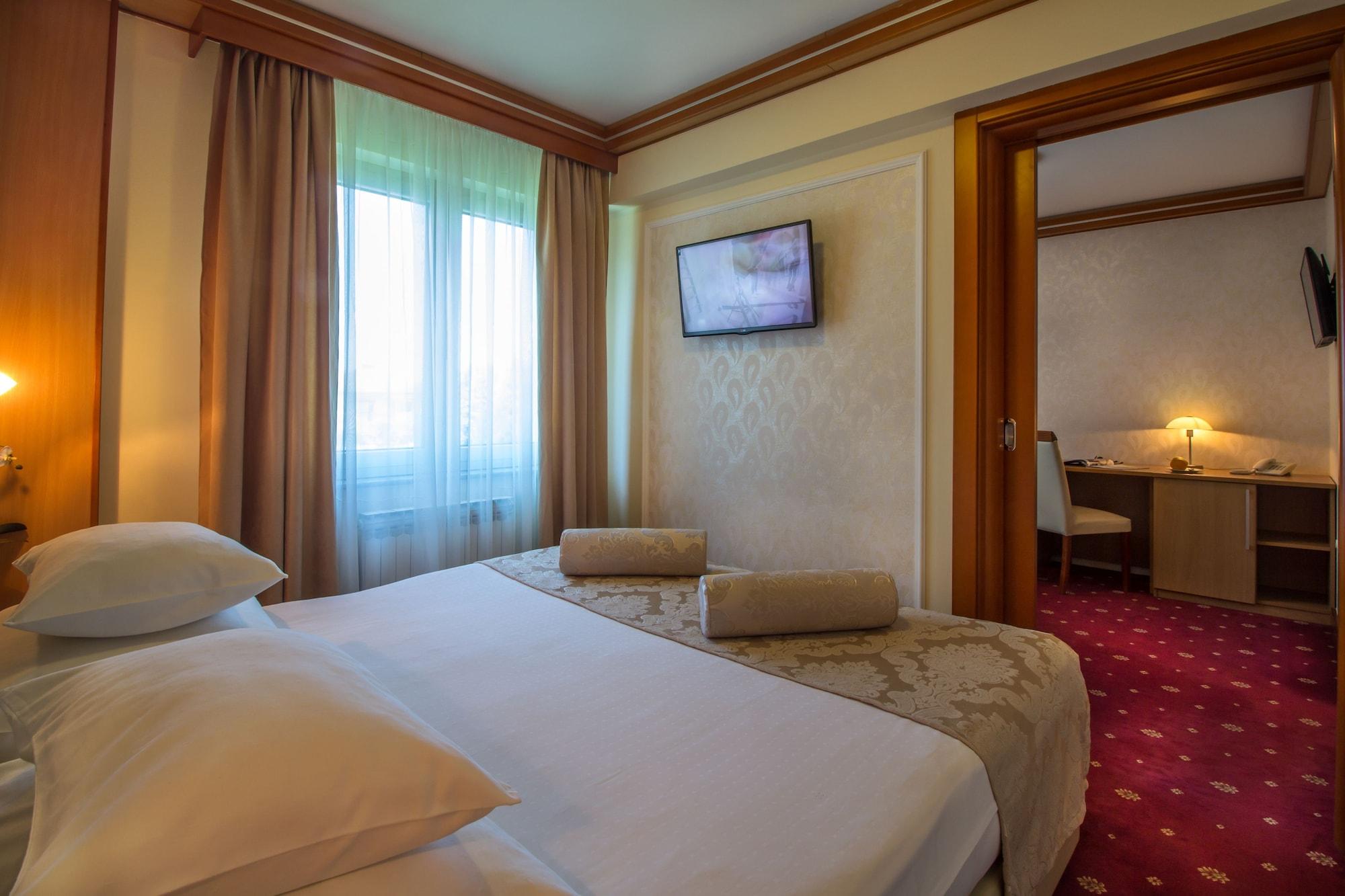 Hotel Cezar Баня-Лука Экстерьер фото