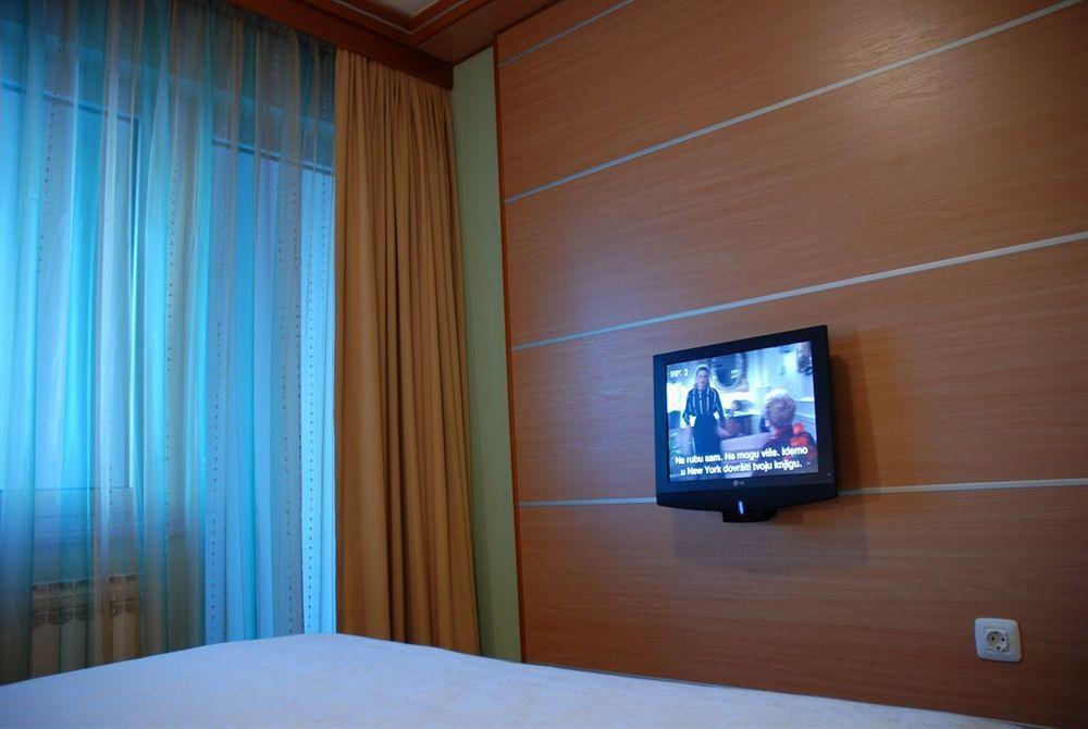 Hotel Cezar Баня-Лука Экстерьер фото