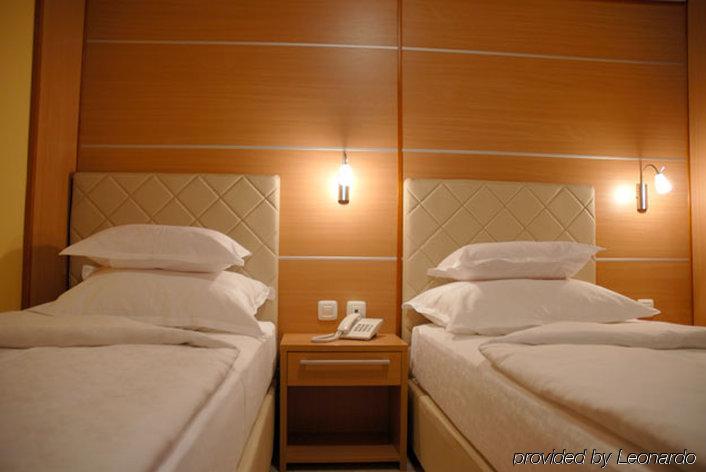 Hotel Cezar Баня-Лука Номер фото