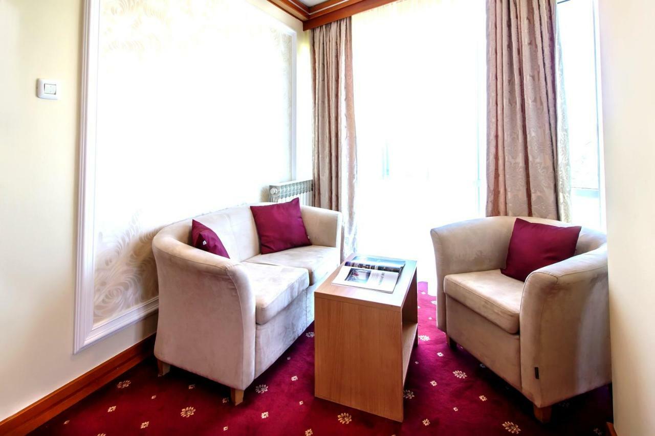 Hotel Cezar Баня-Лука Экстерьер фото